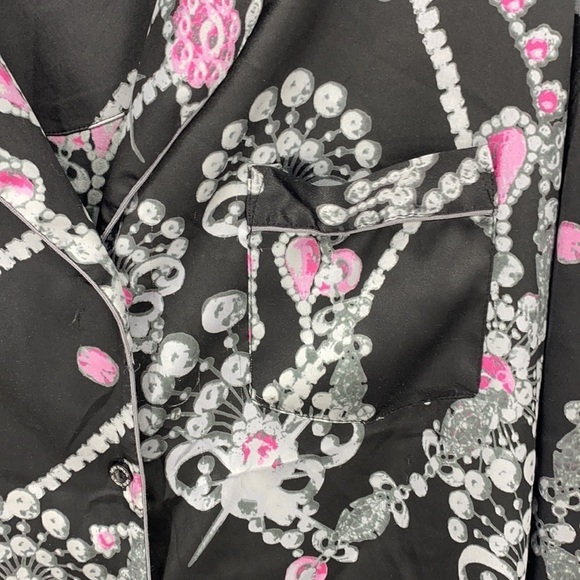 Victoria’s Secret button up soft Short long Sleeve Floral robe SZ M - Picture 4 of 10